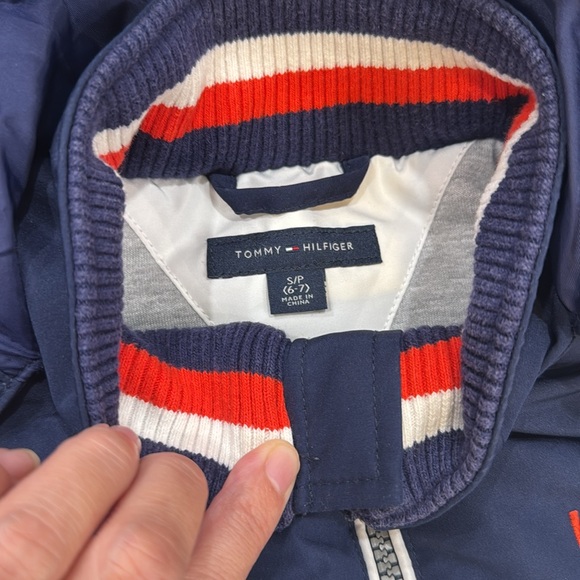 Tommy Hilfiger kid's winter jacket size S(6-7) - Picture 5 of 9